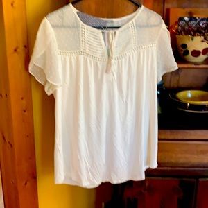 Light weight flowey top